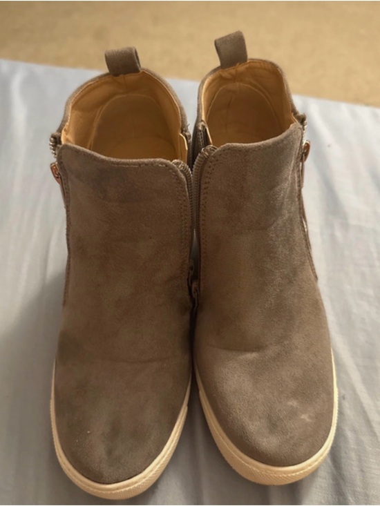 Shoes - Women's Suede Ankle Sneakers - Taupe